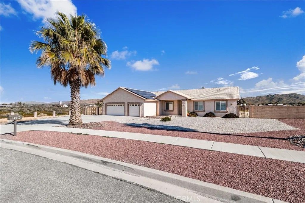 Photo of 15095 Douglas St, Apple Valley, CA 92307 (MLS # CV26024602)