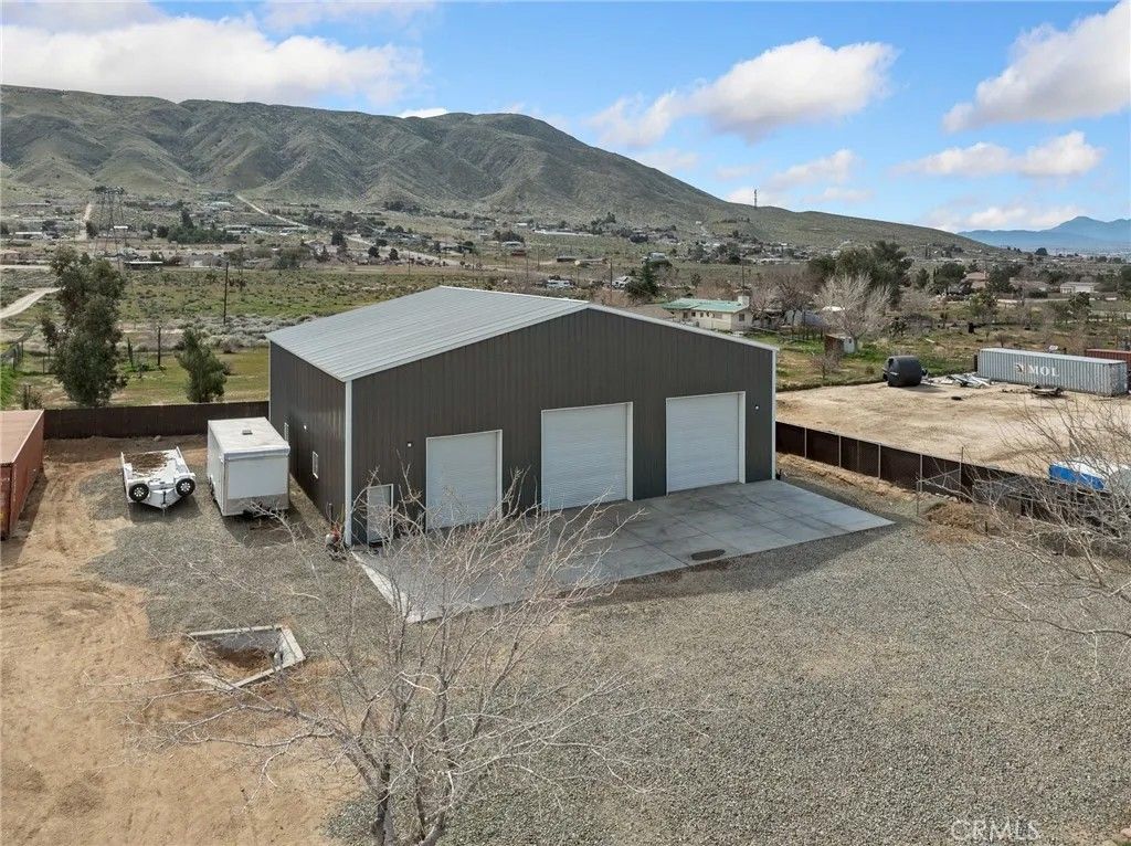 Photo of 22585 Ocotillo Way, Apple Valley, CA 92308 (MLS # CV26031940)