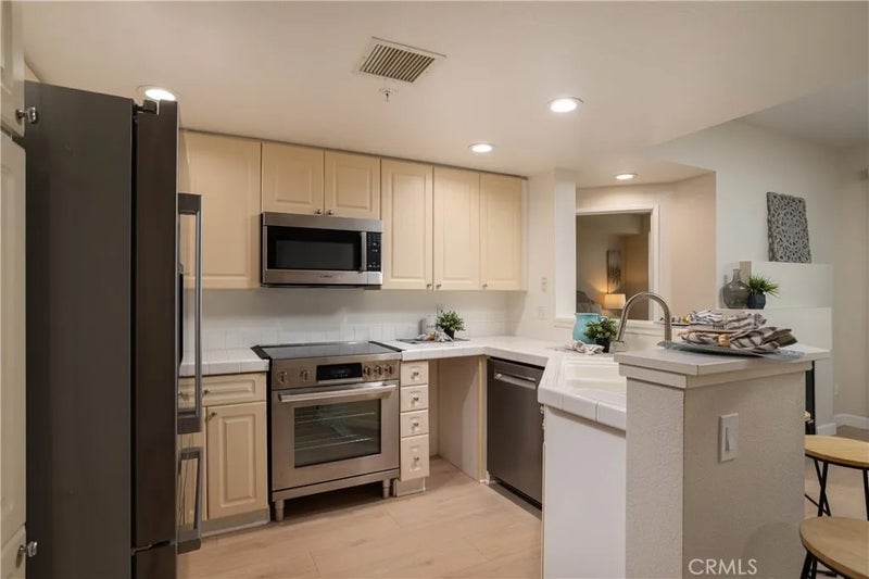 1301 Cabrillo 207