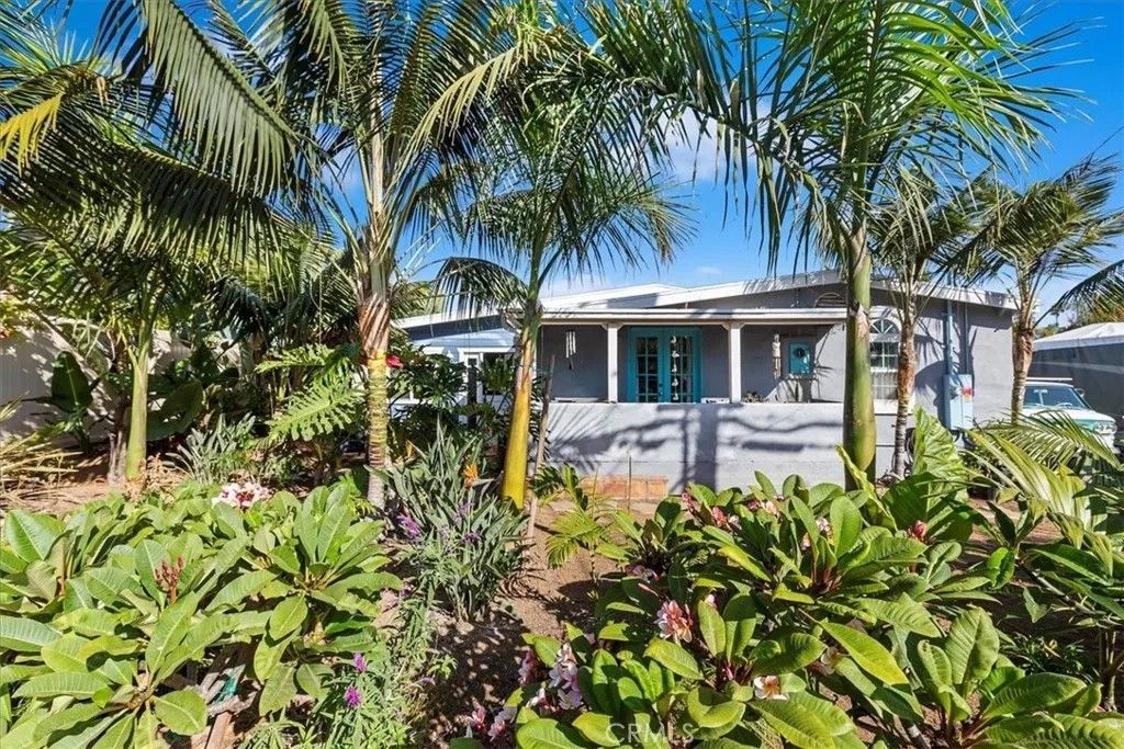 Photo of 142 E Glaucus St, Encinitas, CA 92024 (MLS # IG25239128)