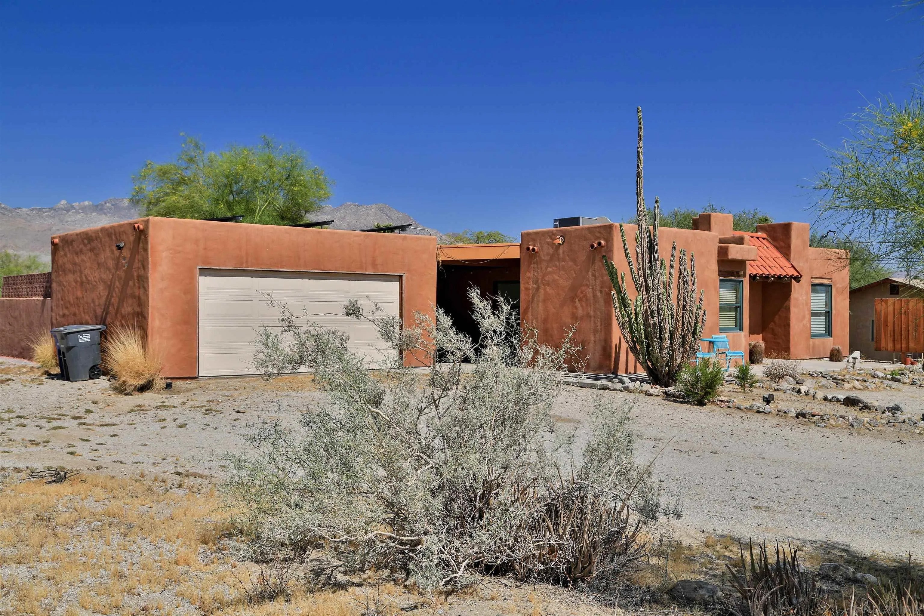 3890 Pecos Dr