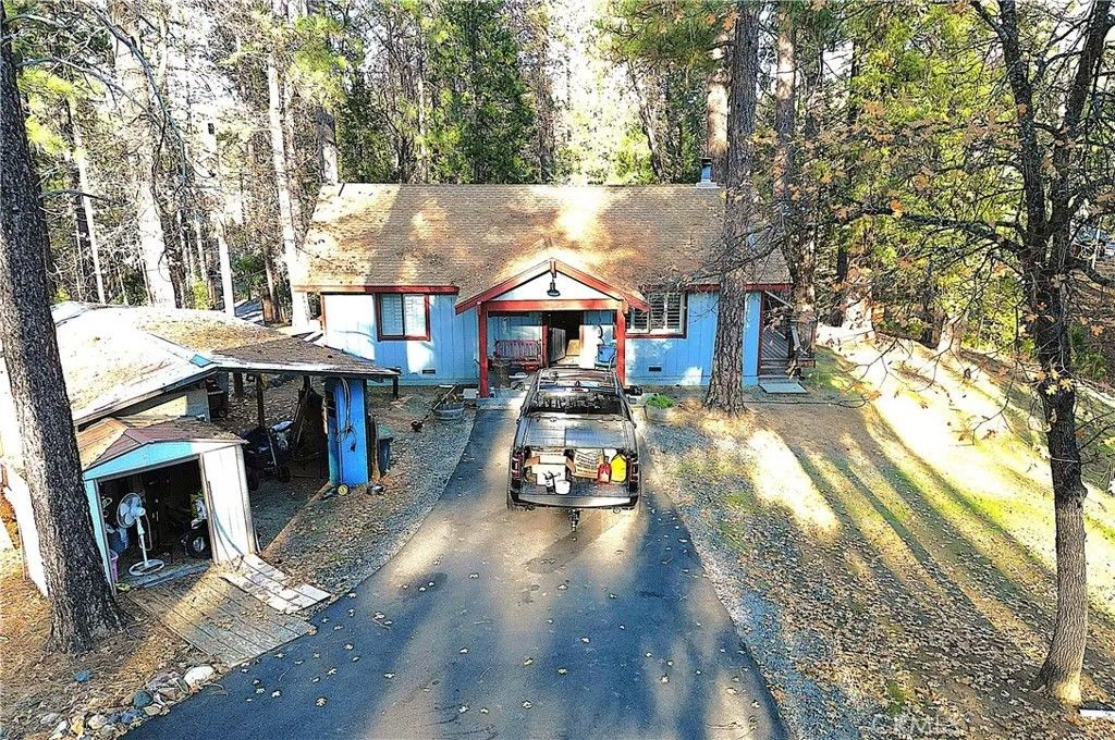 Photo of 23625 Rock Hammer Road, Groveland, CA 95321 (MLS # MC25272612)