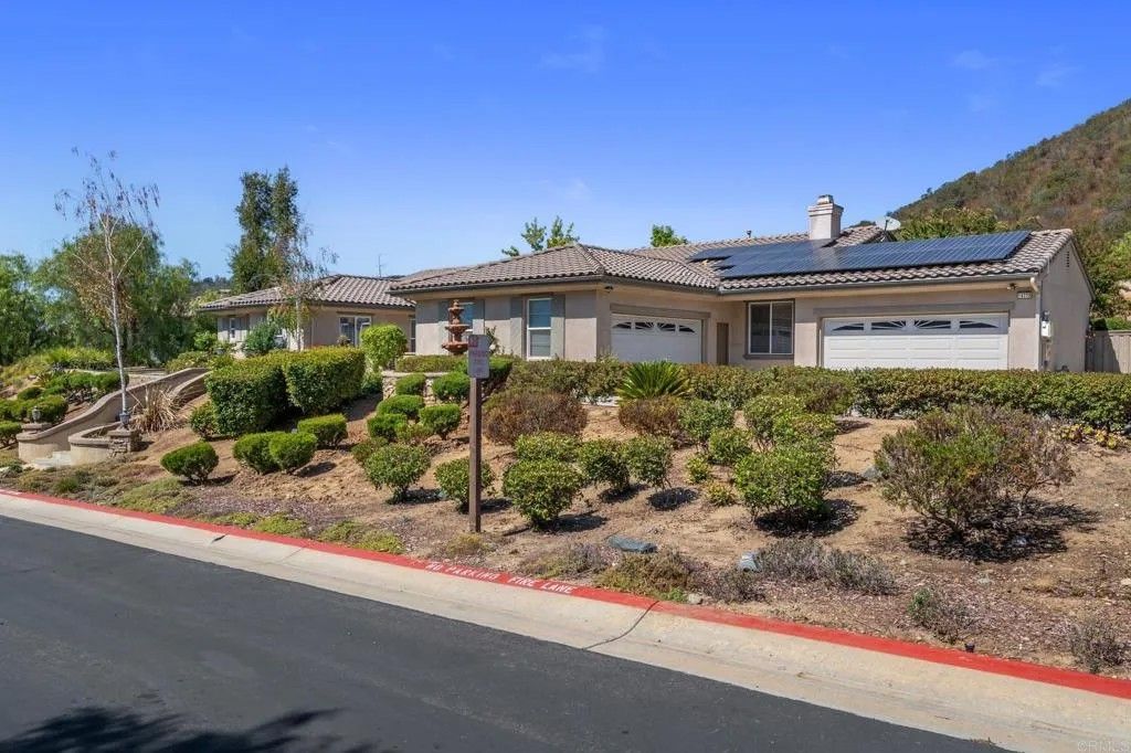 Photo of 14776 Interlachen Terrace, Valley Center, CA 92082 (MLS # NDP2600787)