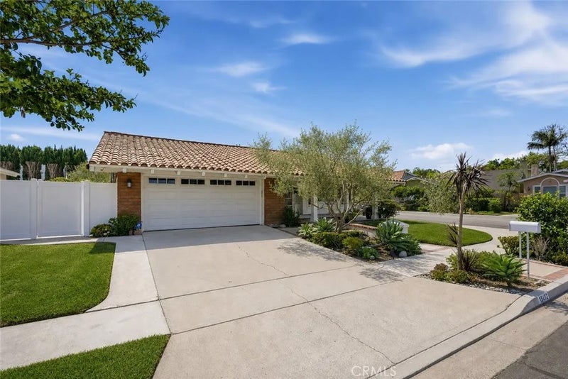 15452 Orleans Circle