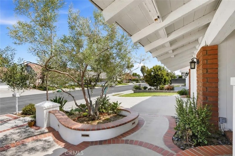 15452 Orleans Circle