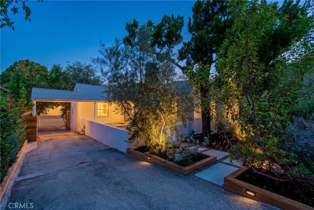 2836 Fairmount