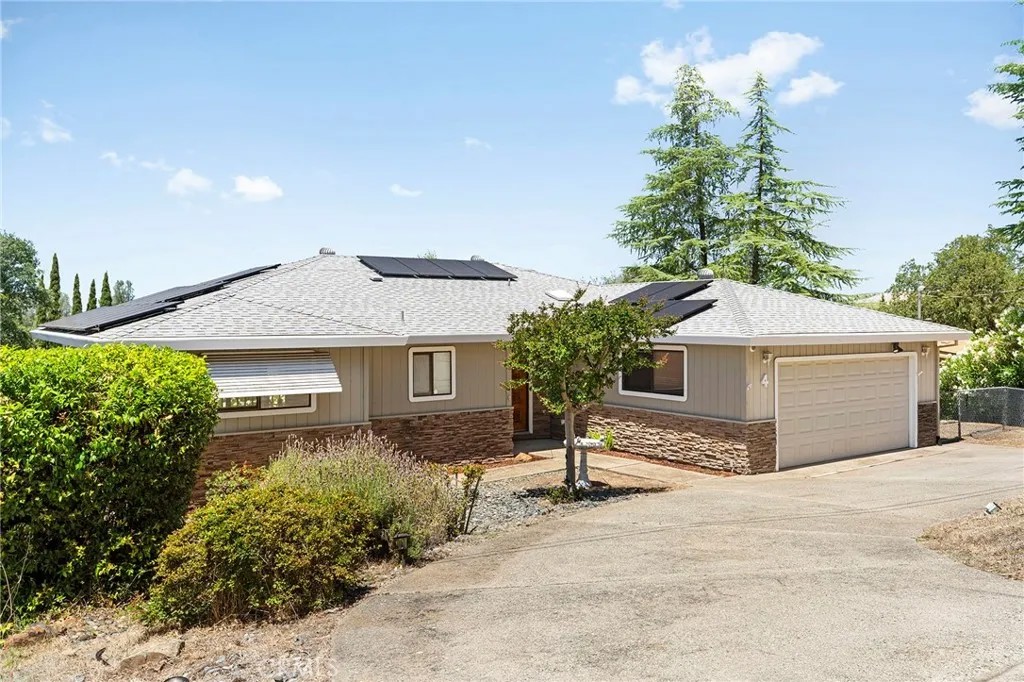 4 Oak Hill Dr