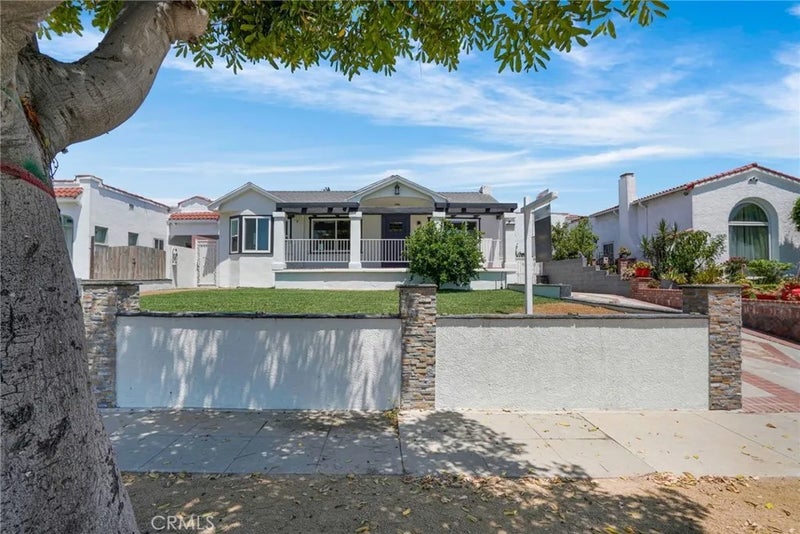 2033 W 76th Street