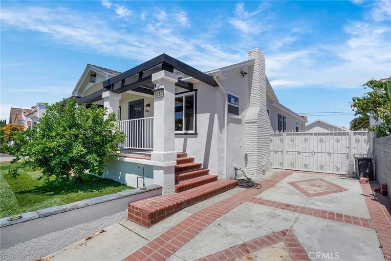 2033 W 76th Street