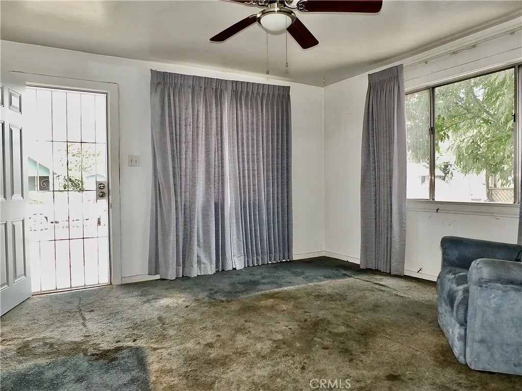 11743 Slater
