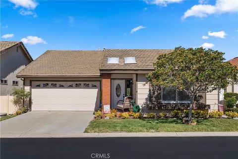 Photo of 28415 Alava, Mission Viejo, CA 92692 (MLS # OC26038792)