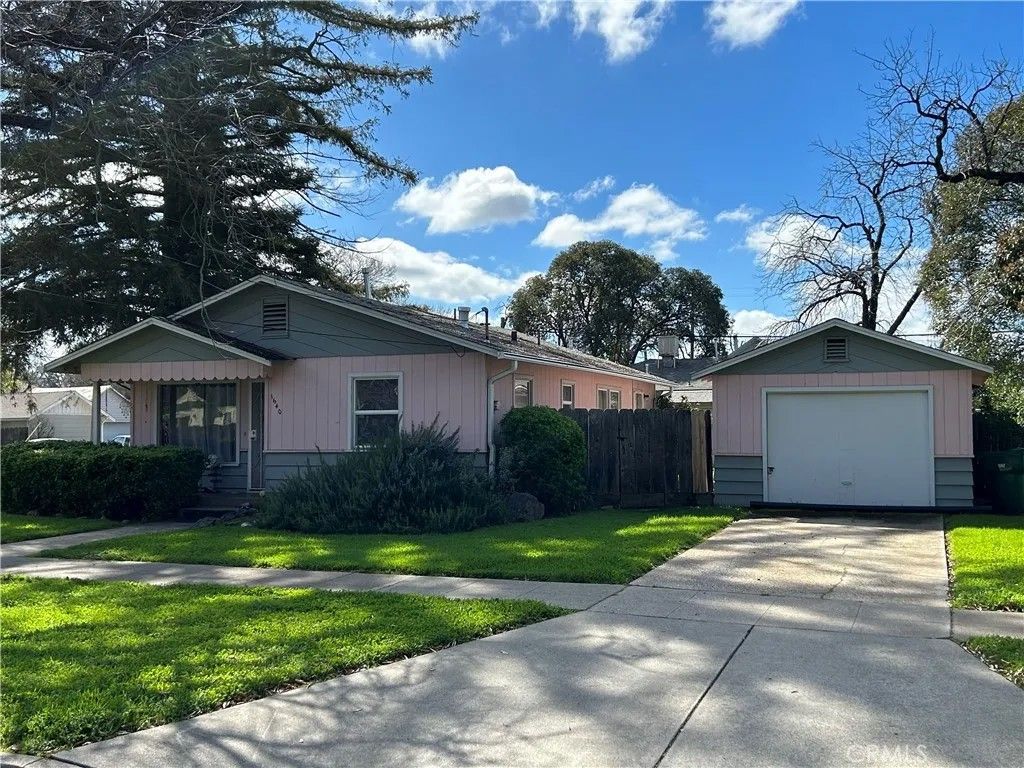 Photo of 1640 Hemlock Street, Chico, CA 95928 (MLS # SN26041370)