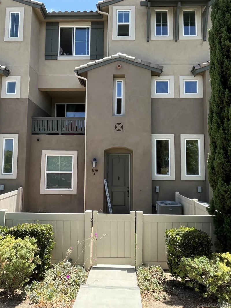 1390 Santa Victoria Rd 4