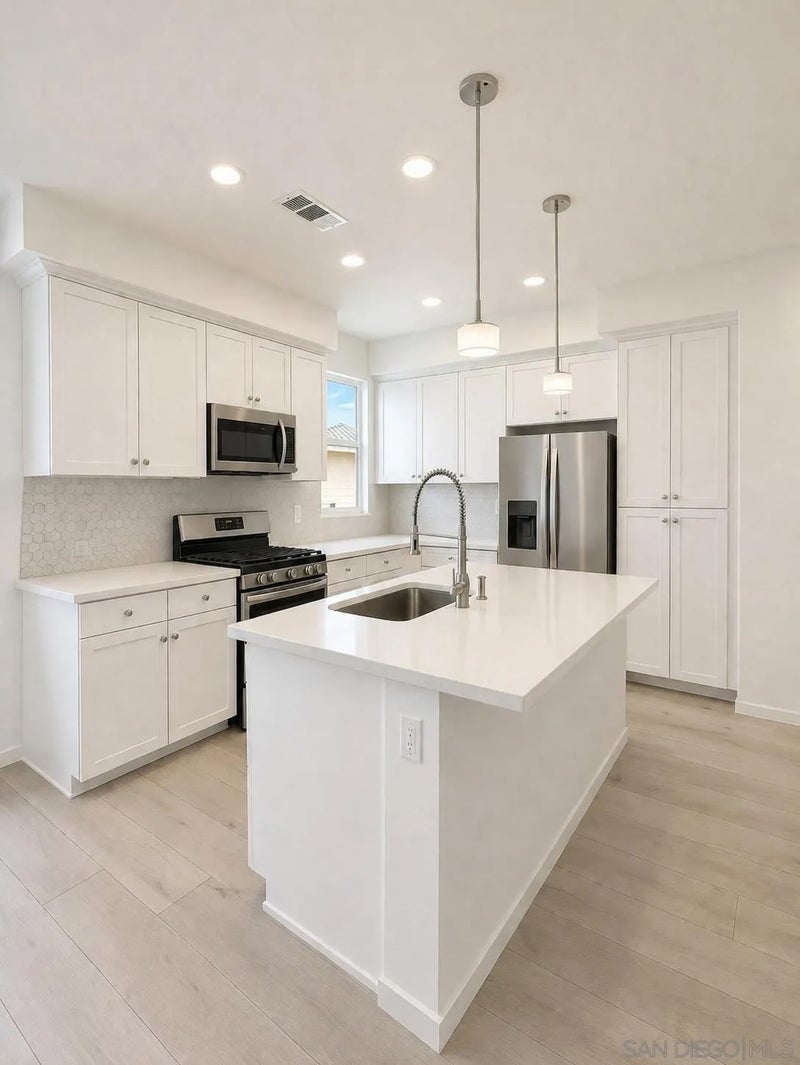 1390 Santa Victoria Rd 4