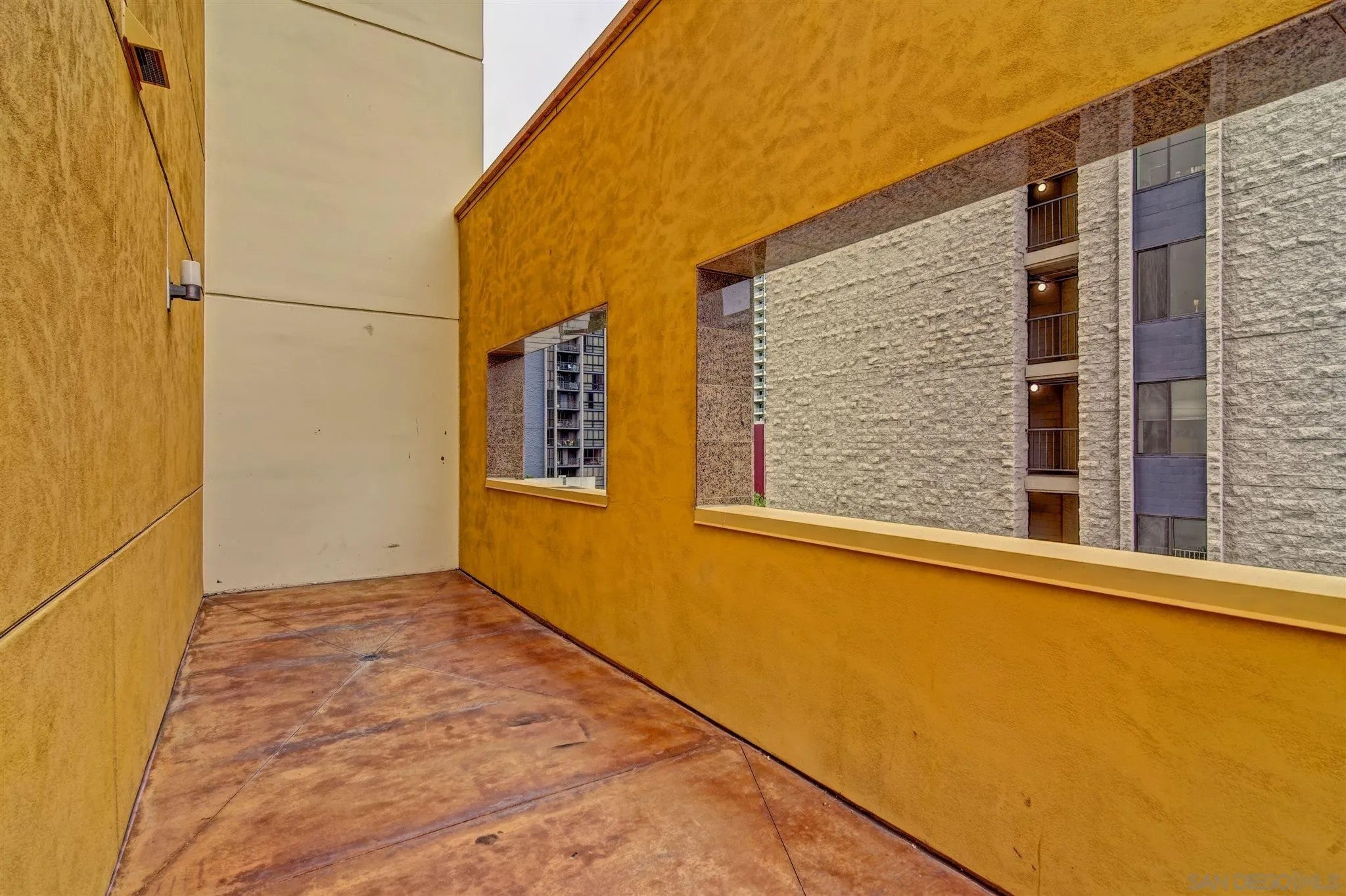 801 Ash St 204