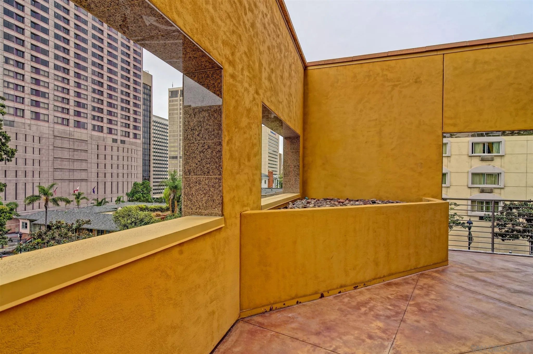 801 Ash St 204
