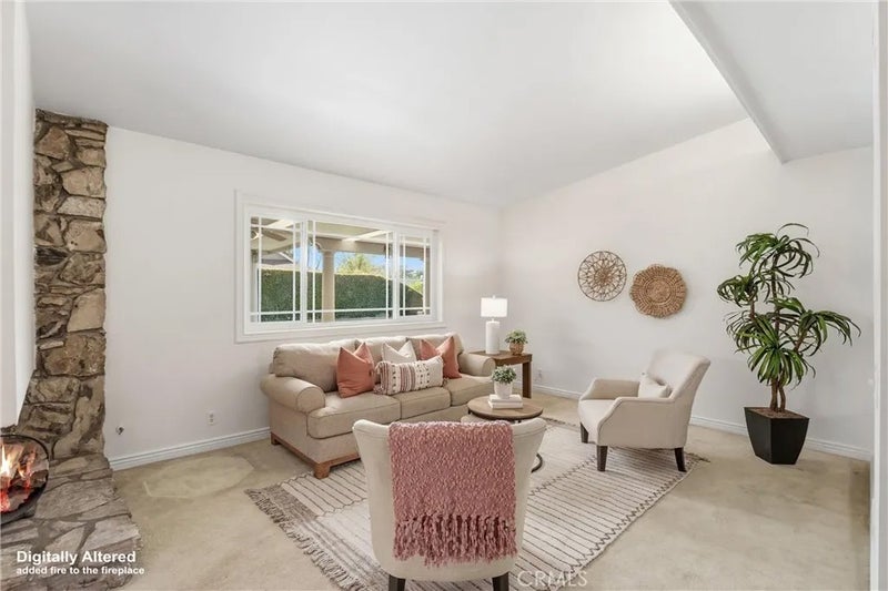 1544 E Riverview