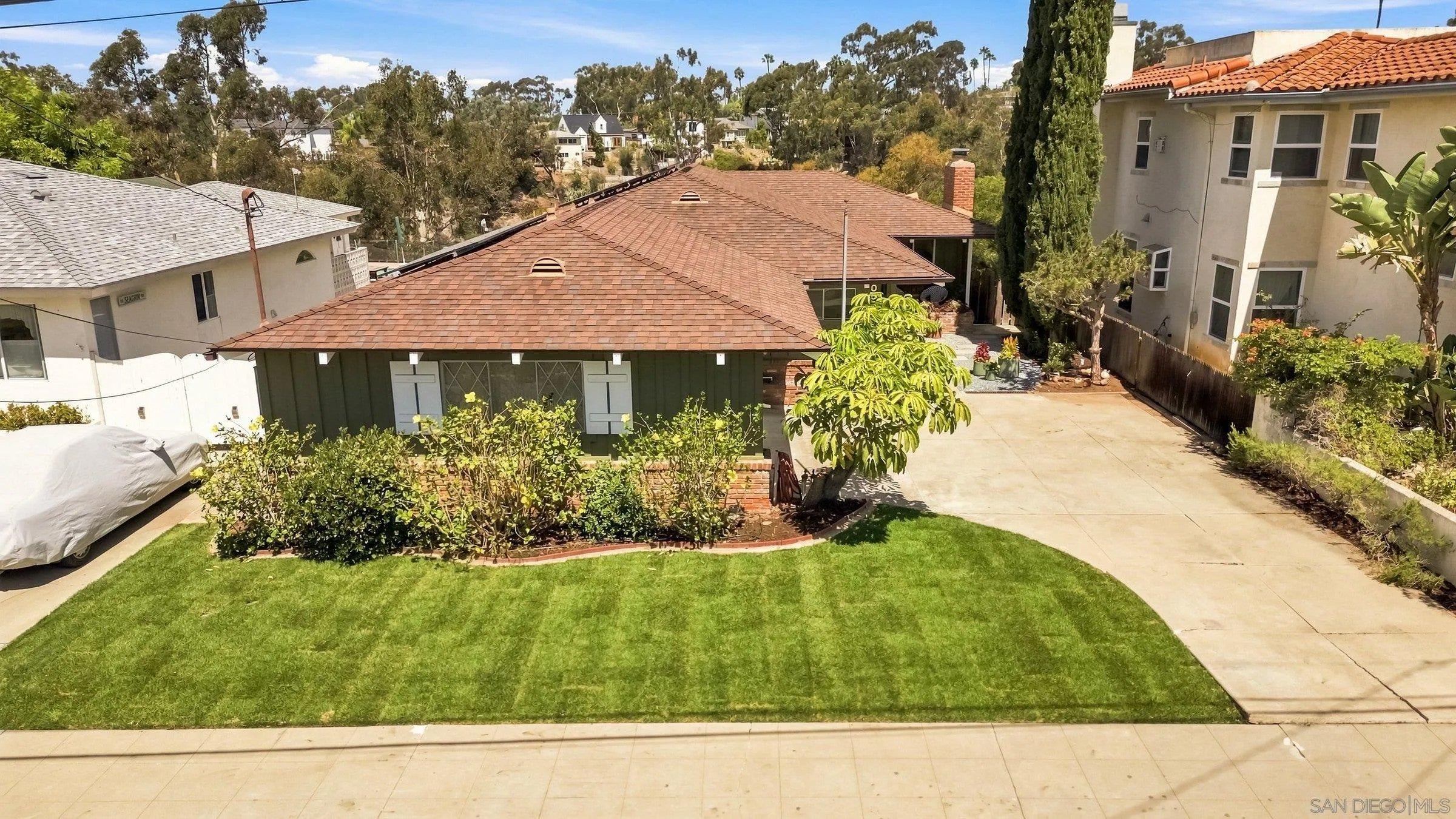 1056 Meade Ave