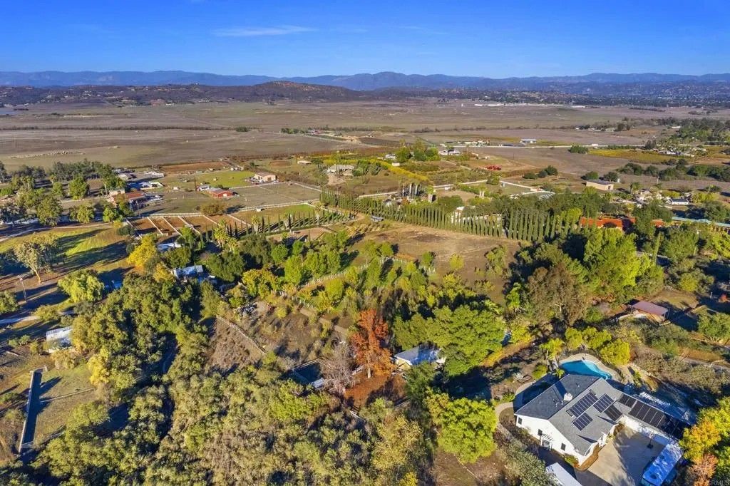 Photo of 17959 Bluegrass Road, Ramona, CA 92065 (MLS # NDP2510910)