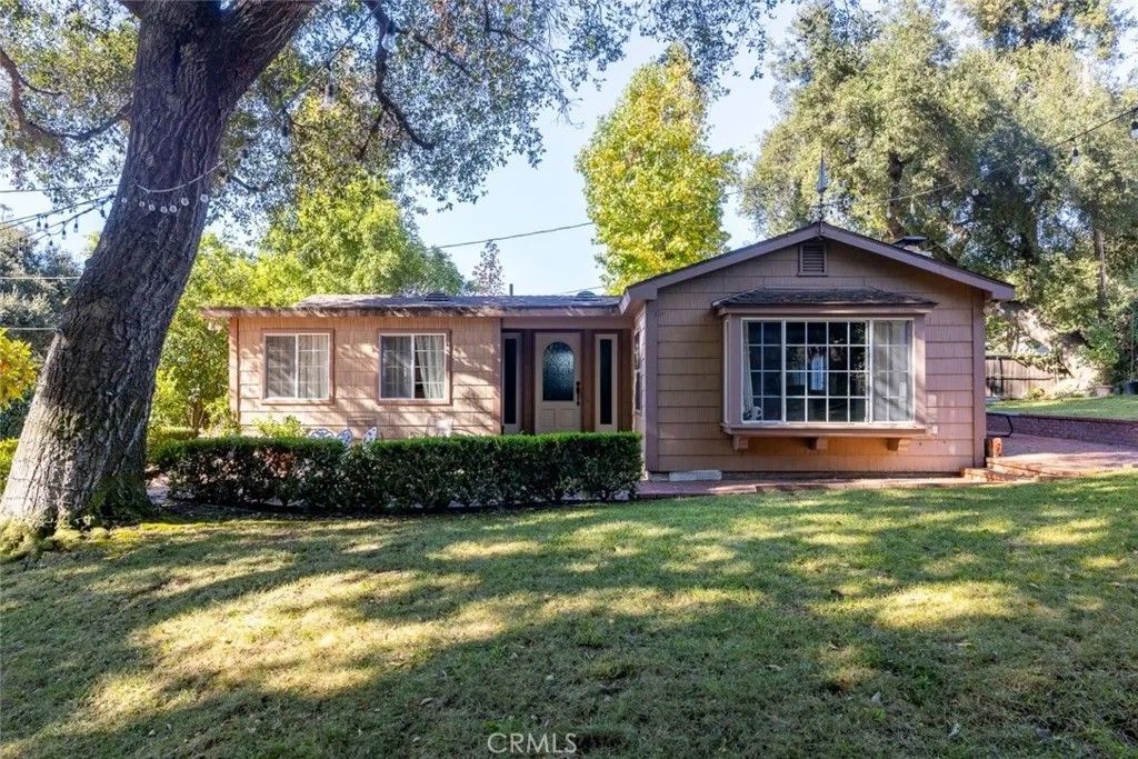 Photo of 2021 Orchard Lane #A, La Canada Flintridge, CA 91011 (MLS # GD25273963)