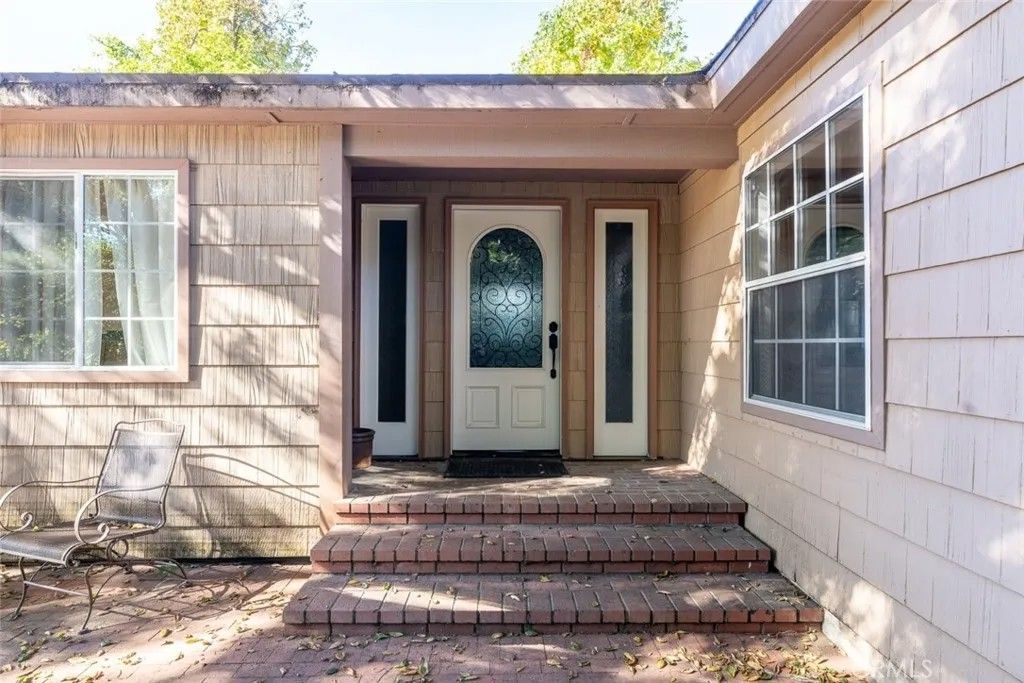 Photo of 2021 Orchard Lane #A, La Canada Flintridge, CA 91011 (MLS # GD25273963)