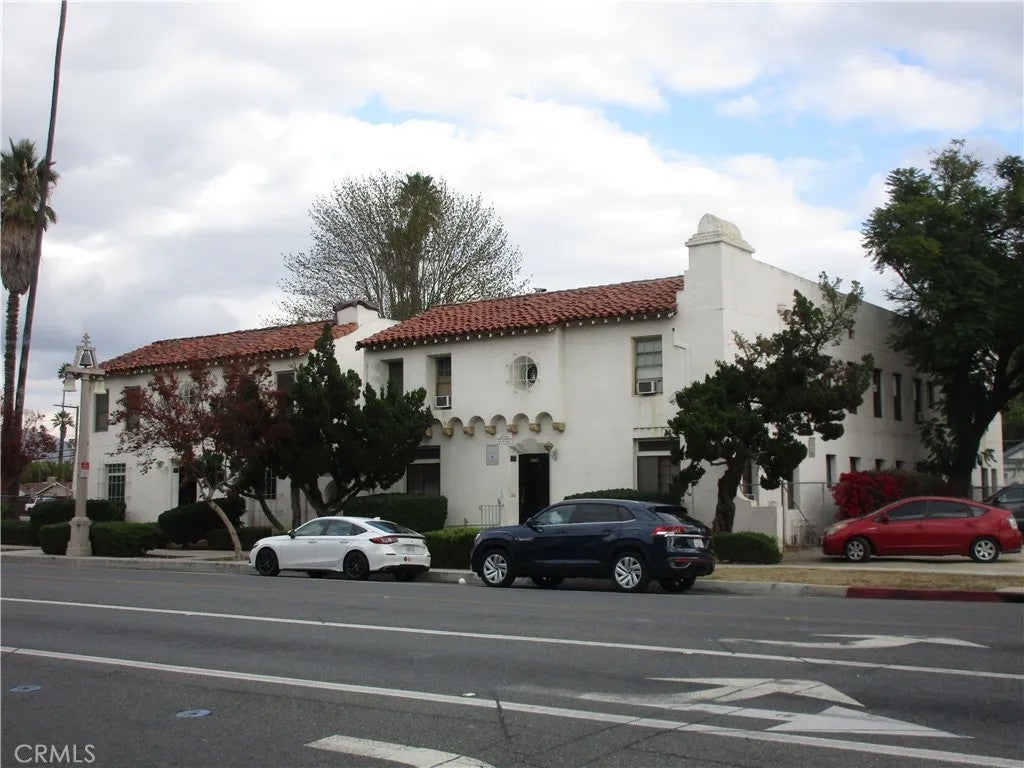 Photo of 3260 Main ST, Riverside, CA 92501 (MLS # IV26111809)