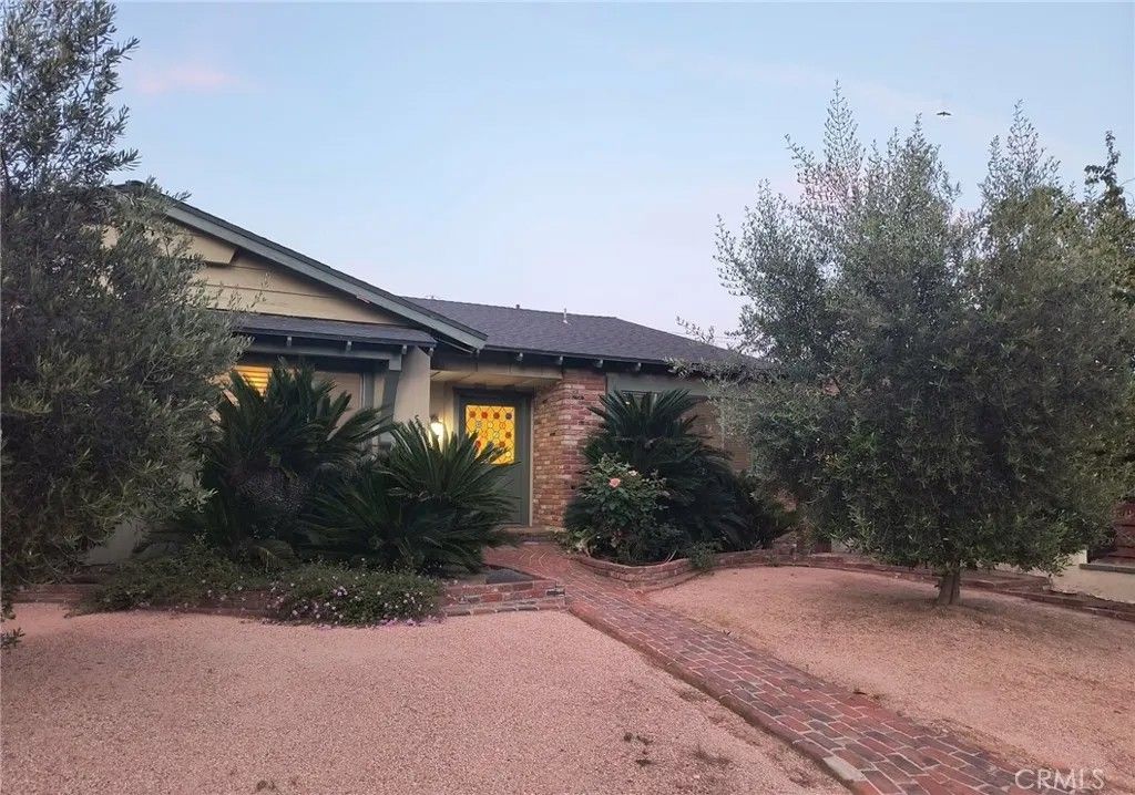 Photo of 510 S Sparks St, Burbank, CA 91506 (MLS # PI26077234)