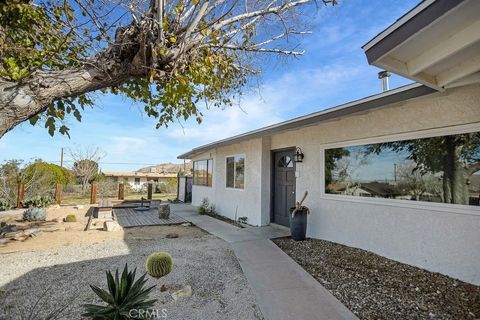Photo of 61537 Valley View Drive, Joshua Tree, CA 92252 (MLS # JT26045502)