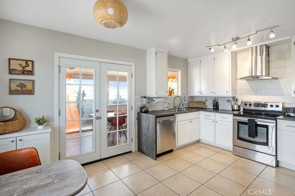 Photo of 61537 Valley View Drive, Joshua Tree, CA 92252 (MLS # JT26045502)