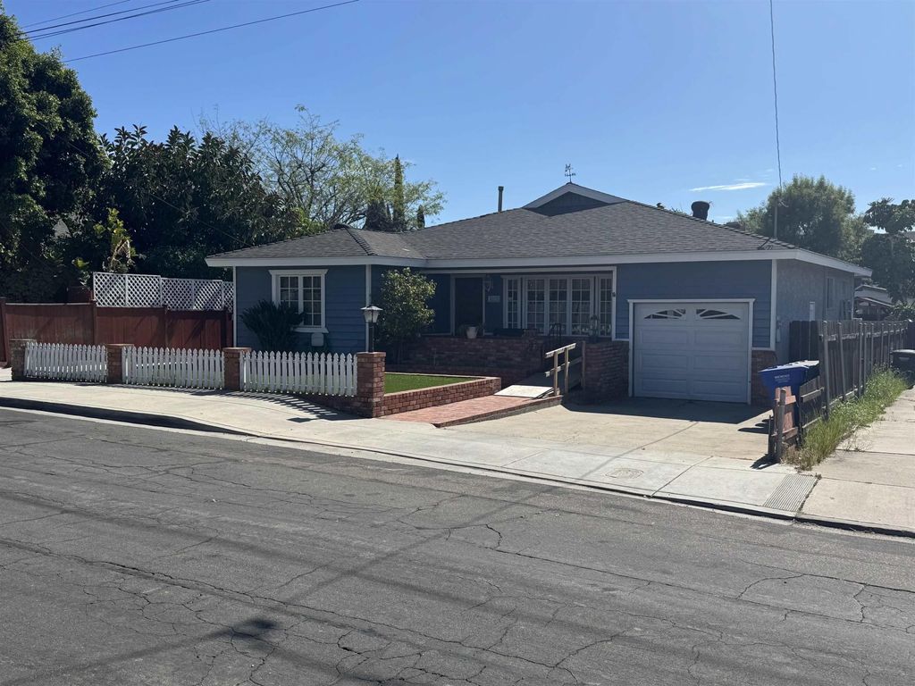 Photo of 4212 Olive Avenue, La Mesa, CA 91941 (MLS # 260008676)