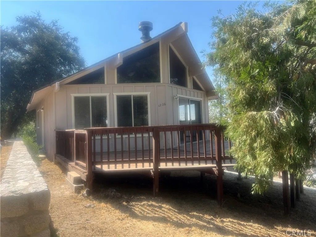 Photo of 1506 Wildcat Dr, Lake Arrowhead, CA 92352 (MLS # IG25266634)