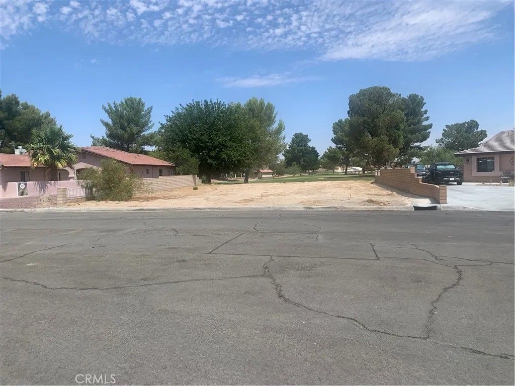 Photo of 15224 Little Bow Ln, Helendale, CA 92342 (MLS # CV25258417)