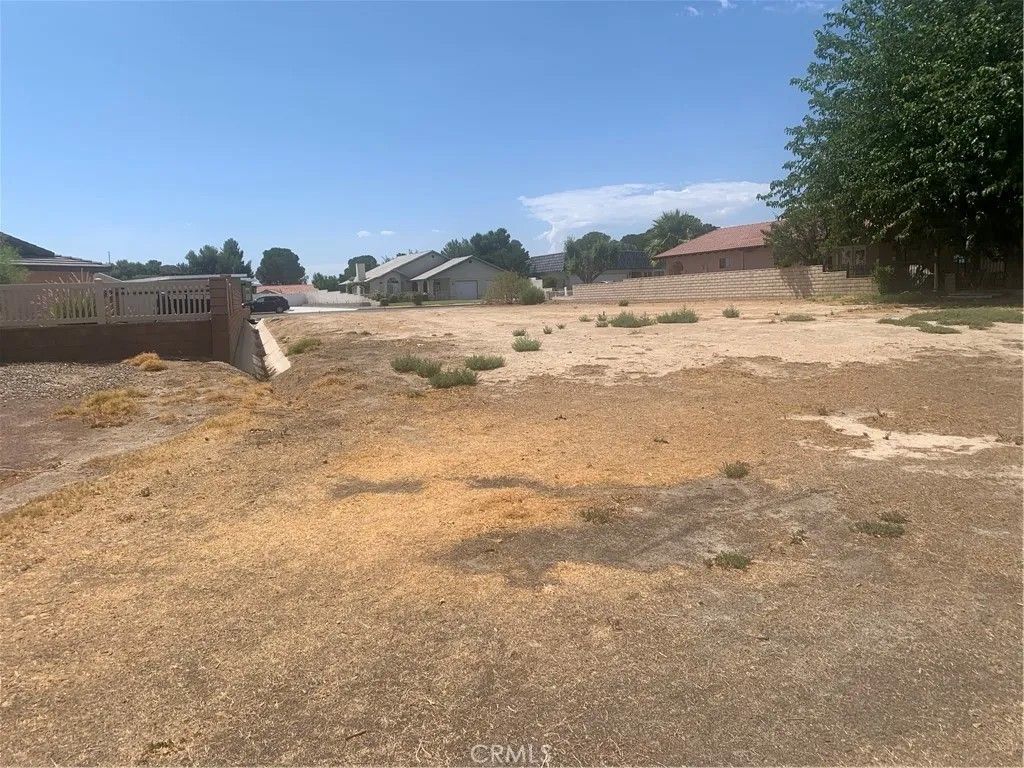 Photo of 15224 Little Bow Ln, Helendale, CA 92342 (MLS # CV25258417)