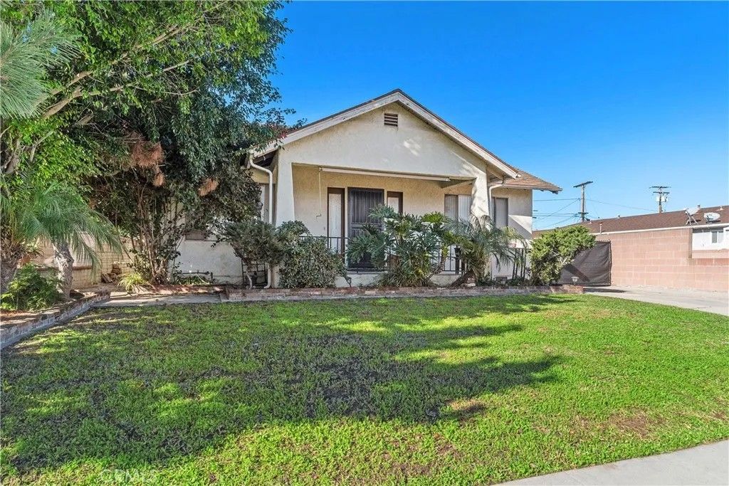 Photo of 1425 Edgewood Drive, Alhambra, CA 91803 (MLS # AR26001990)