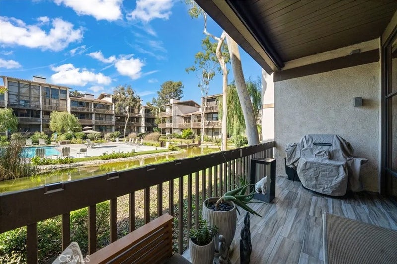 7139 Marina Pacifica Drive South Key 8