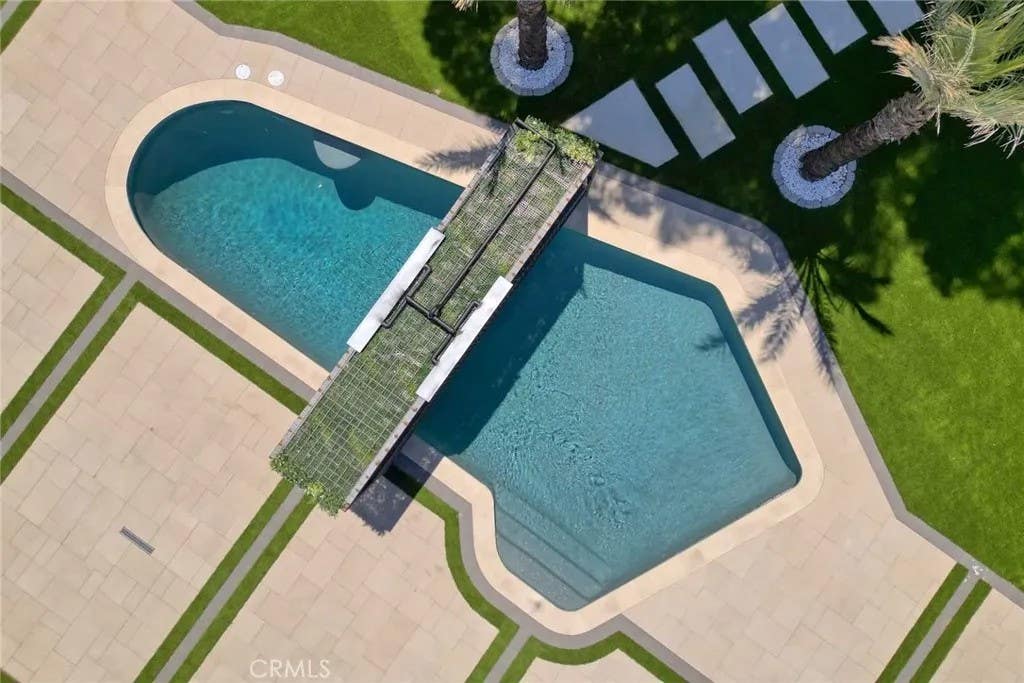 Photo of 12413 Nedra DR, Los Angeles, CA 91344 (MLS # SR26162714)
