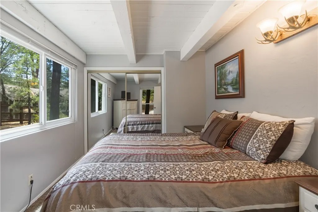 41747 Comstock