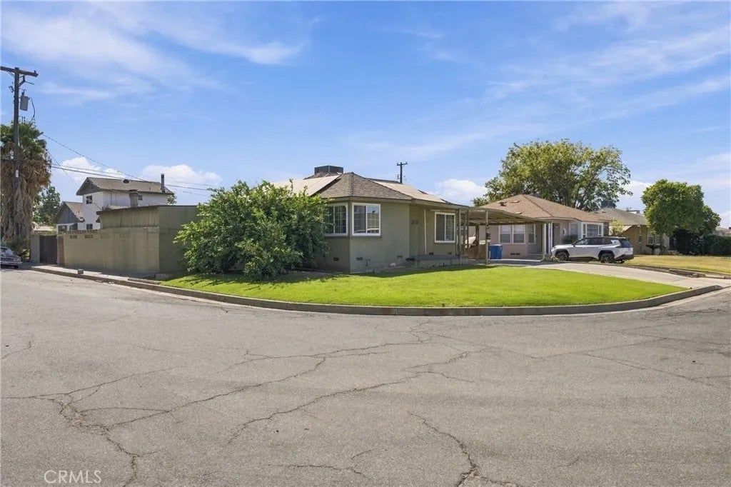 2137 Sacramento
