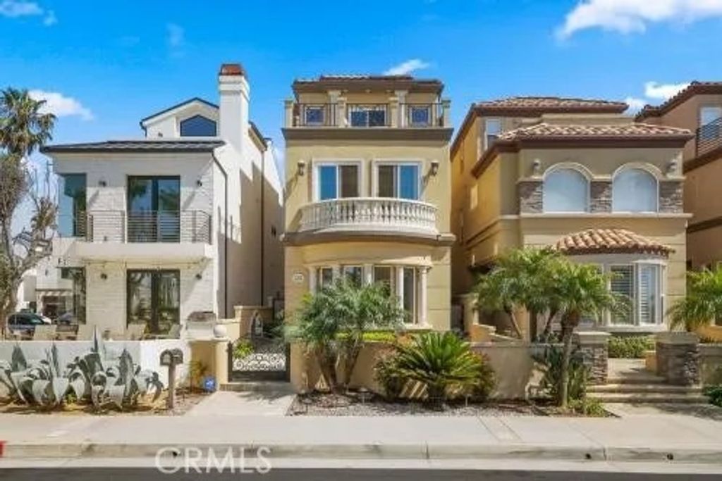 Photo of 120 22nd Street, Huntington Beach, CA 92648 (MLS # OC26084502)