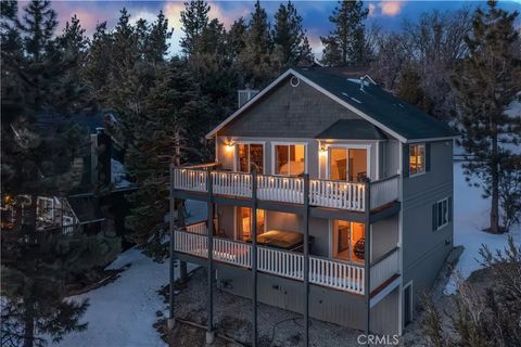 Photo of 43888 Yosemite Drive, Big Bear Lake, CA 92315 (MLS # IG26055712)