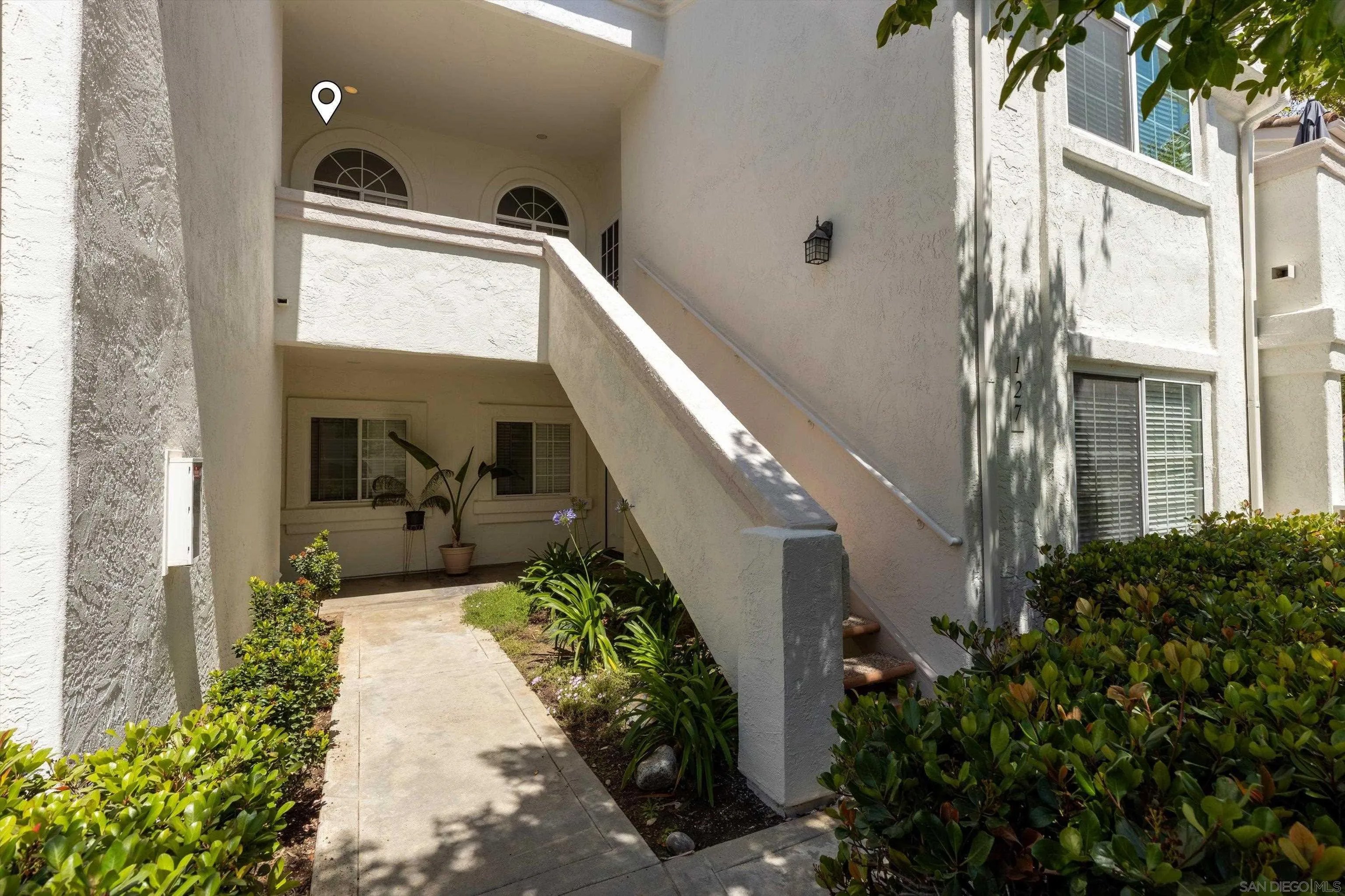 1874 Matin Cir Unit 208