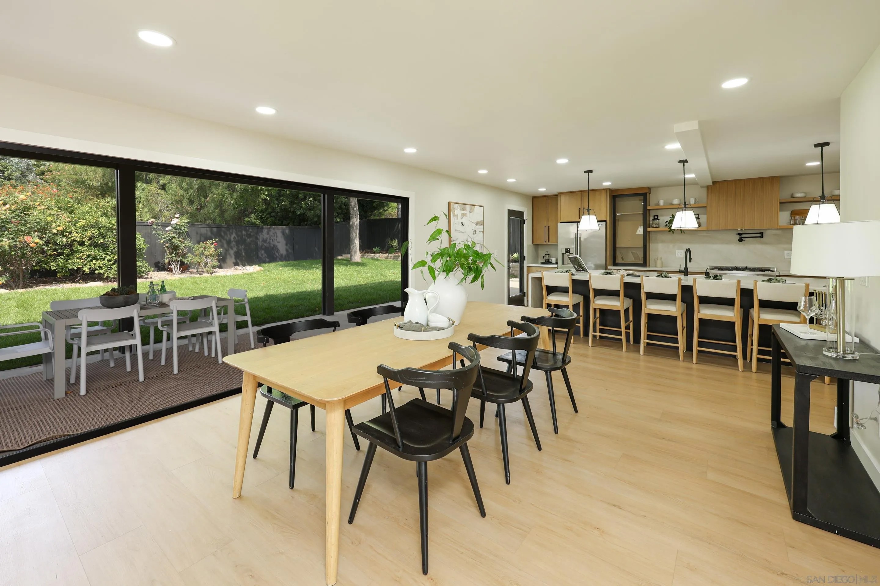 9948 Courtyard Dr