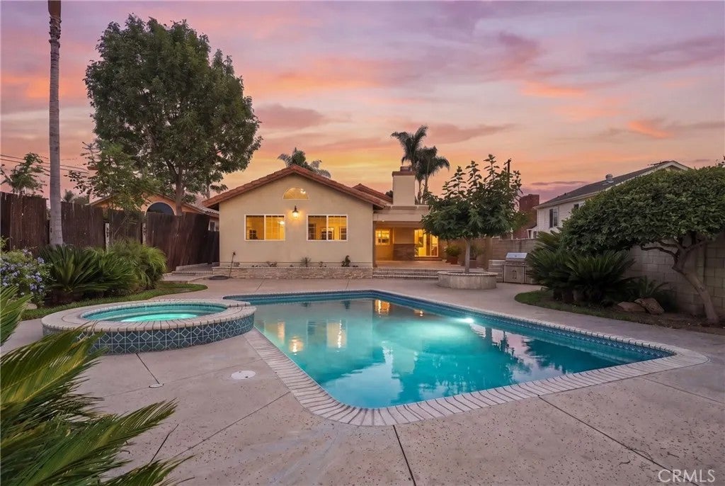 1819 S Lark Ellen