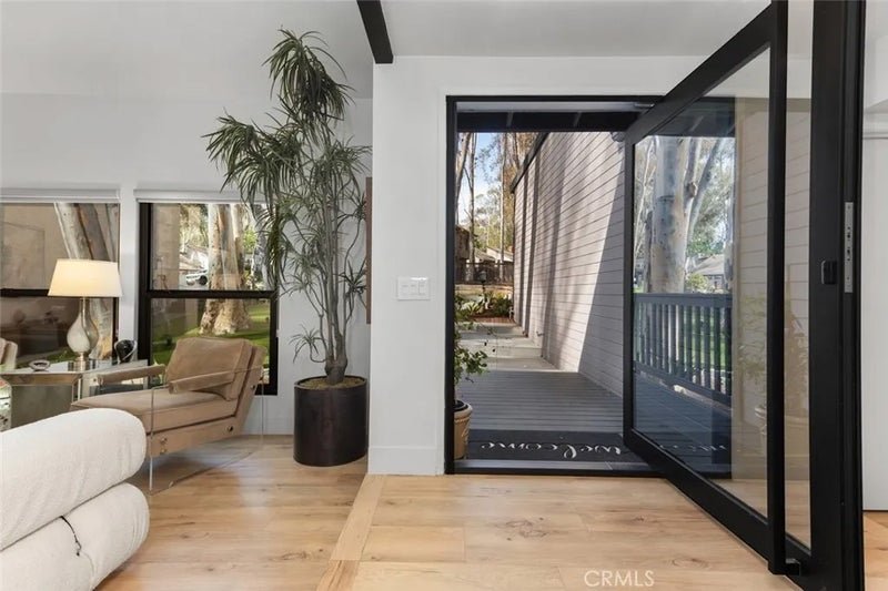 24946 Ravenswood