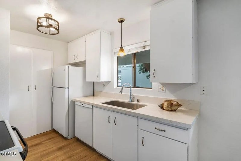 233 S Ventura Road 124