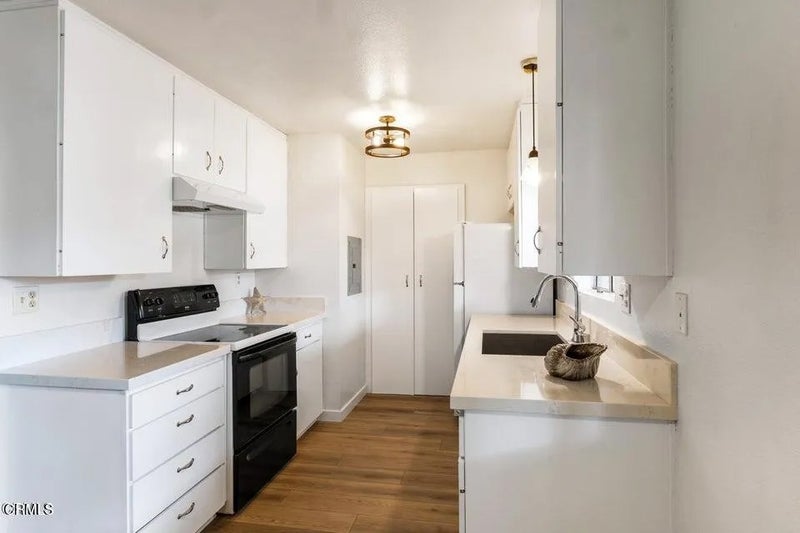 233 S Ventura Road 124