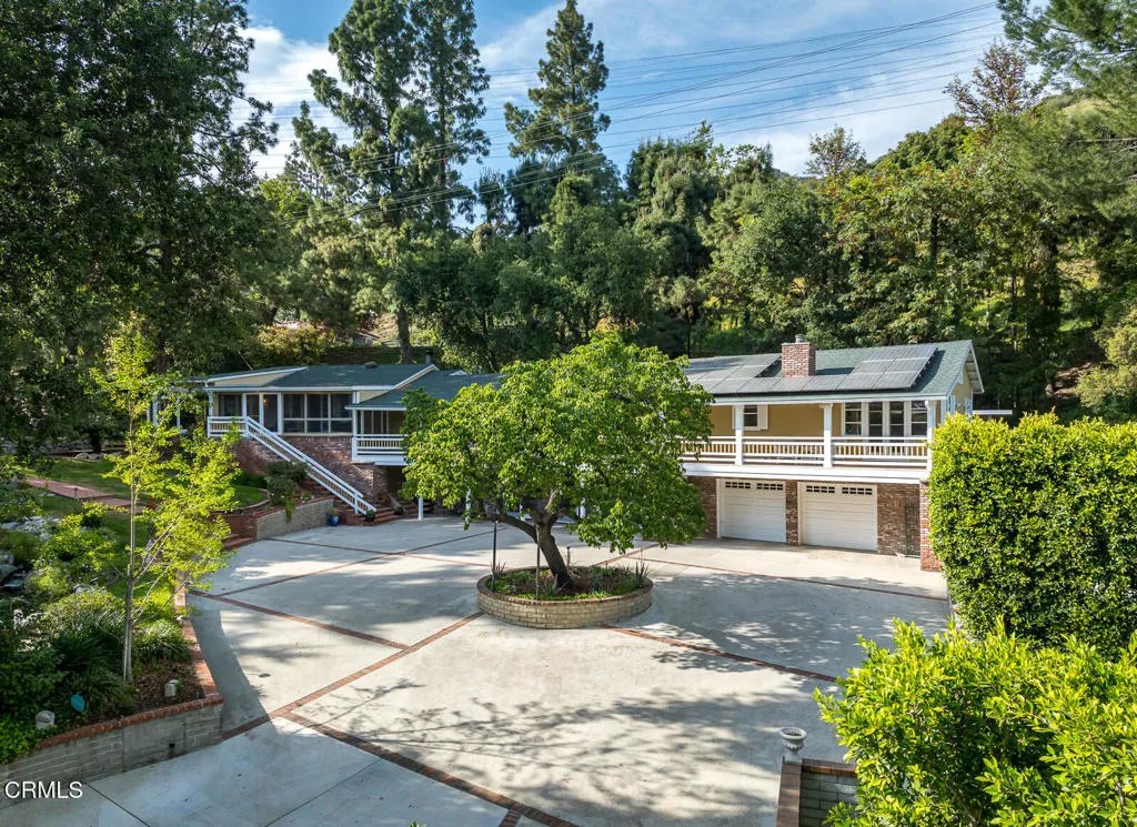 5290 La Canada Boulevard