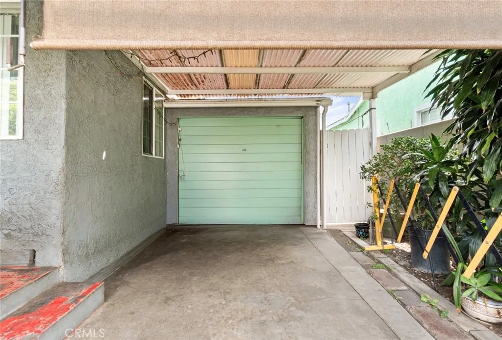 1818 N Rose