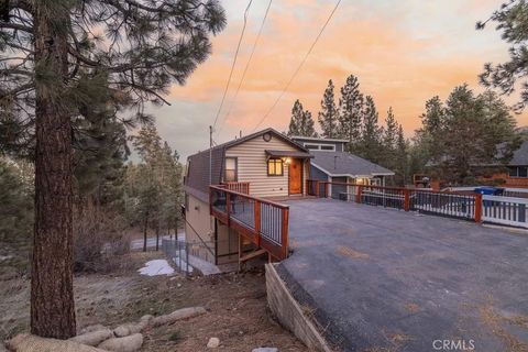 Photo of 114 Winding Ln, Big Bear Lake, CA 92314 (MLS # IG26049766)