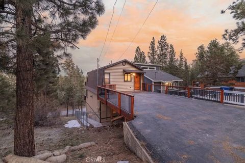 Photo of 114 Winding Ln, Big Bear Lake, CA 92314 (MLS # IG26049766)